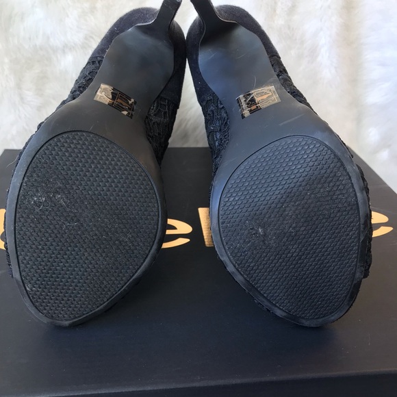 Bebe Beckah Lace Booties - Picture 4 of 7